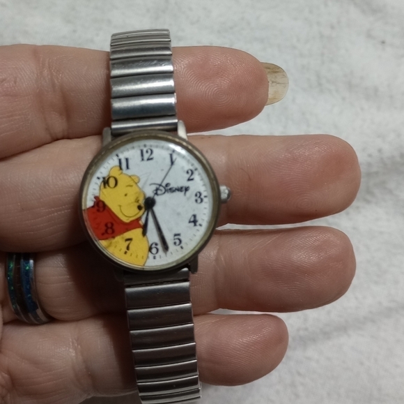 Vintage Disney Watch Winnie The Pooh Bear Analog (W012) - Picture 2 of 3